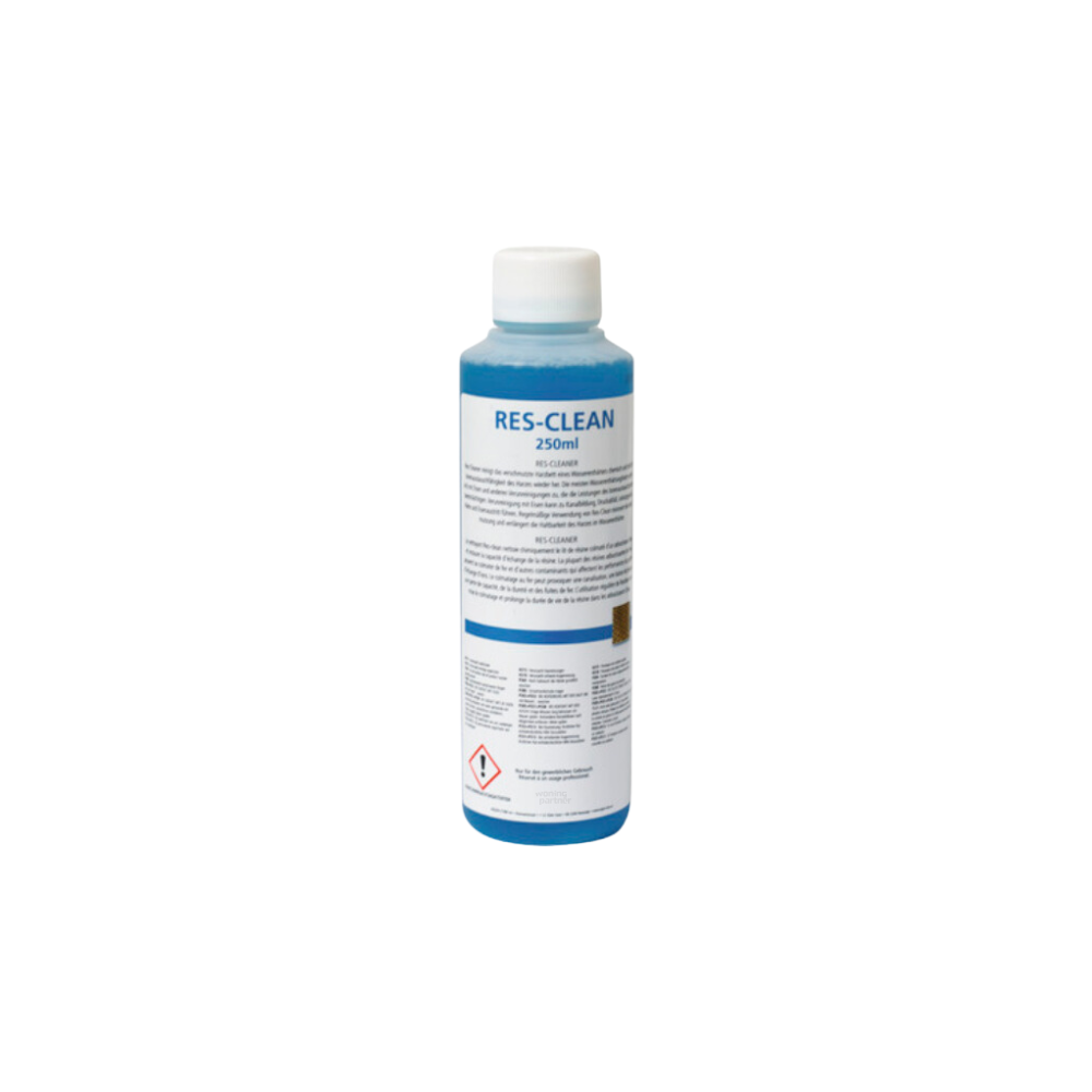 Waterontharder harsreiniger fles 250ml voor uitvoering jaarlijks onderhoud.