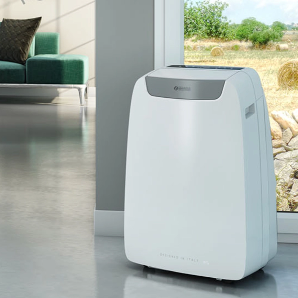 Dolceclima Air Pro 14 HP WiFi mobiele airco 3.5 kW met warmtepompfunctie geplaatst in woonkamer via onze partners van Woningpartner.